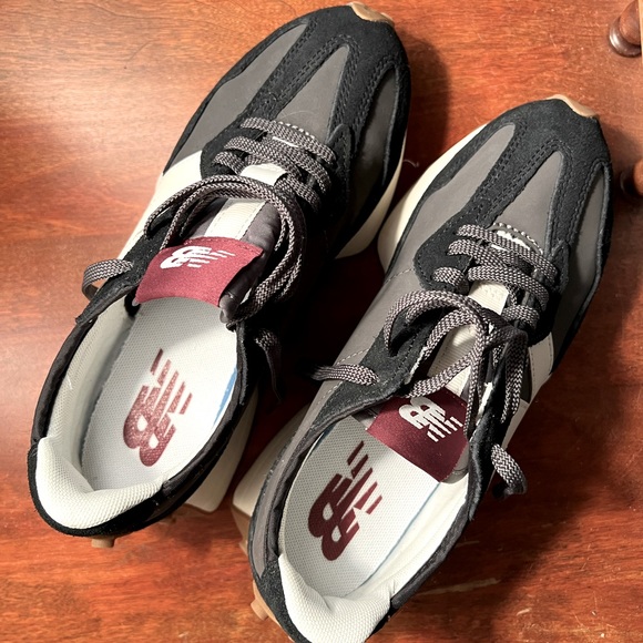 NWOB New Balance 327’s (SOLD OUT) - Picture 9 of 10